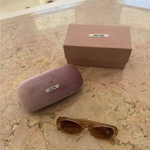Miu Miu Peach Sunglasses 06ZS - Picture 6 of 6